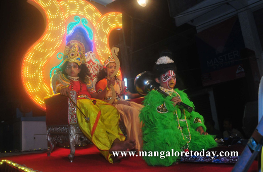 Gokarna Parthagali Mutt Swamiji holds Digvijaya Mahotsava